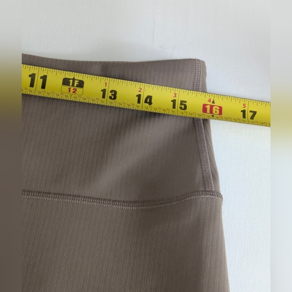 Lululemon Women's Align HR Crop 24” Nulu Leggings Size 12 Tan Beige EUC - Picture 12 of 14